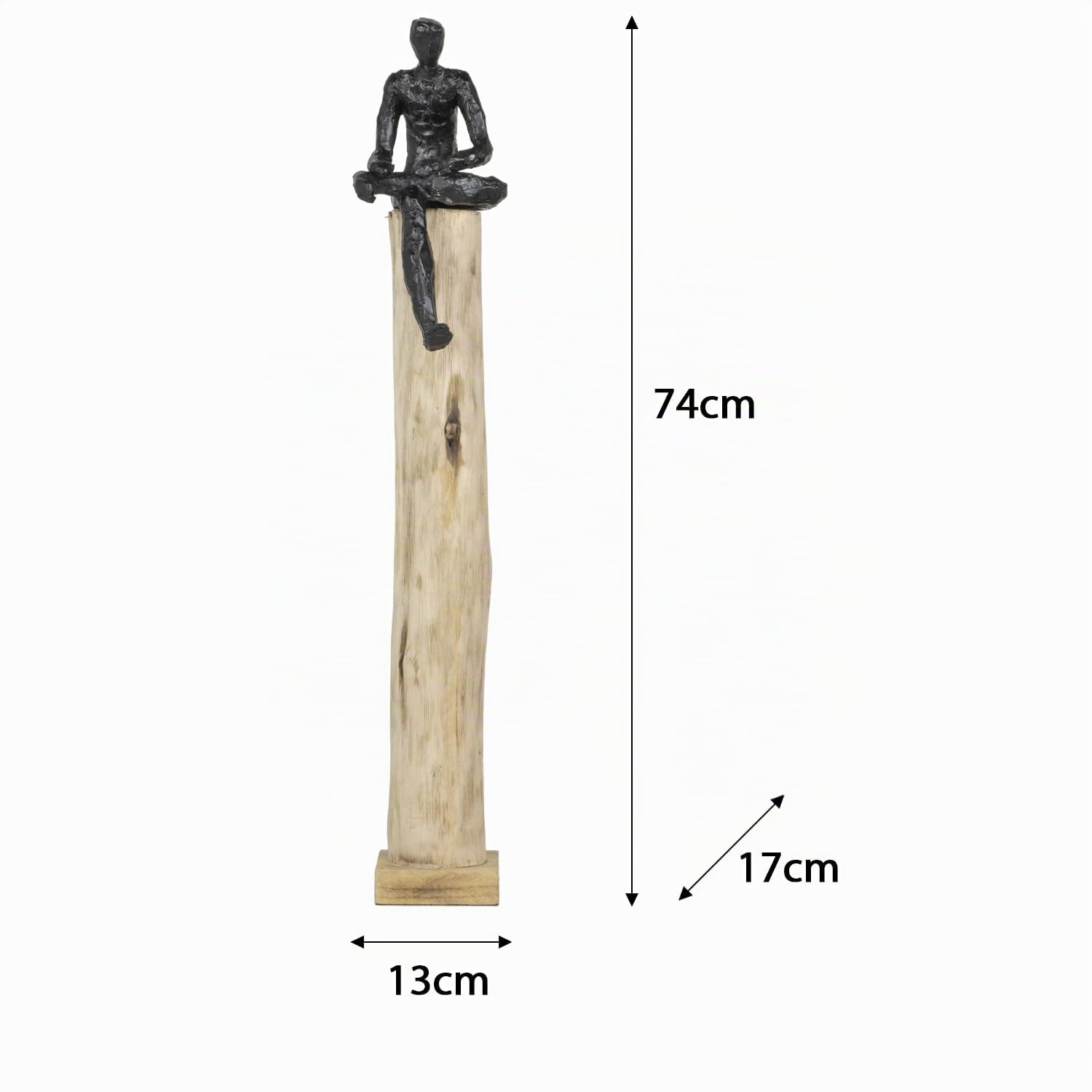 Moritz Skulptur Mann auf Stamm ca. 74 cm – Holz modern sitzend Deko Figur | Massiver Naturstamm mit dunkler Sitzfigur, jedes Stueck ein handgefertigtes Unikat, moderner Blickfang und Geschenkidee