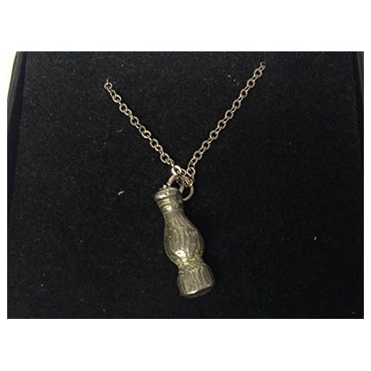 Pepper Grinder GT228 fint engelskt tenn på en 45 cm silverpläterad kindkedja halsband kod1 postad av oss presenter till alla 2016 från Derbyshire Storbritannien