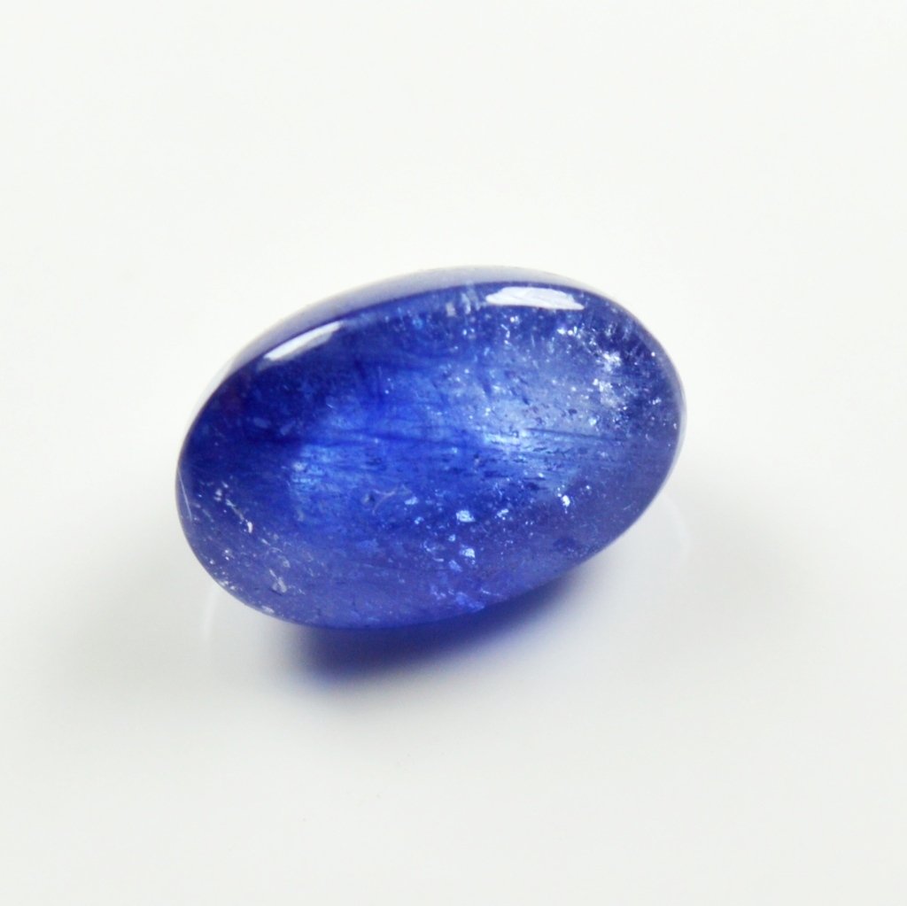 Saphir naturel taillé en cabochon 4,5 carat Bleu