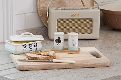 KitchenCraft Apple Farm Hand-Finished Ceramic Salt and Pepper Shakers with Wooden Tray (3-Piece Set),5.5 x 12 x 8.5 cm