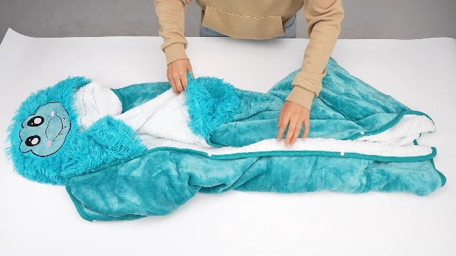 Coperta Con Maniche Gugxiom Fuzzy - Cappuccio Alpaca, 152x132 Cm, Per Donne, Regalo Inverno - Foto 10