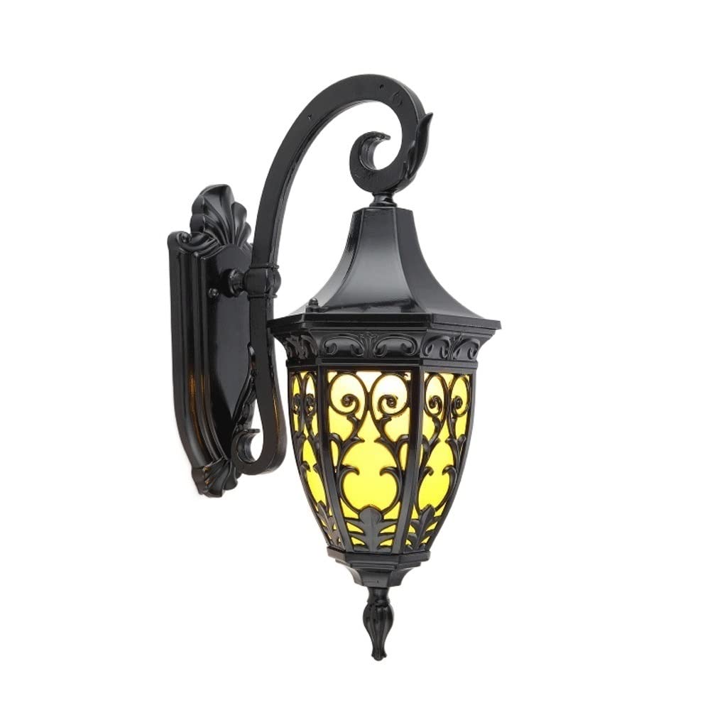 Sconce murale extérieure pour éclairer un porche sombre avec élégance