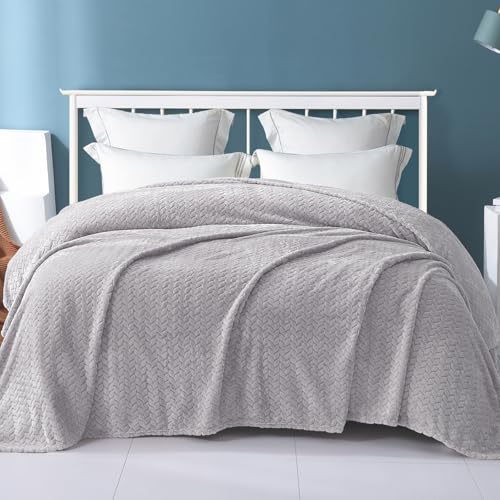 Image of Exclusivo Mezcla Fleece Blanket King Size for Bed, Light Grey Soft Plush Bed Blanket, Lightweight Flannel Throws for All Seasons, 90x104 Inches
