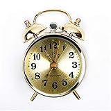 Einfach zu bedienende Schlummerfunktion: Durch einfaches Drücken der großen Schlummertaste oben auf der Uhr haben Sie zusätzliche Zeit, um diese Morgen zu genießen, wenn Sie zusätzliche Zzzz benötigen. Beim Einstellen der Zeit oder des Alarms tritt keine Belastung auf. Perfekt für Kinder, Erwachsene und ältere Menschen.