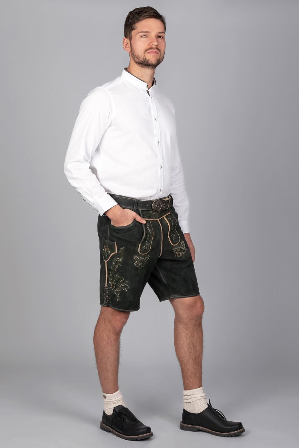 Edelnice Trachtenmode Kurze Wildbock Lederhose Friedl dunkel mit gruener Stickerei