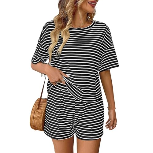 Ensemble short tricoté pour femme ensemble d'été rayé chic avec haut col rond et taille élastique