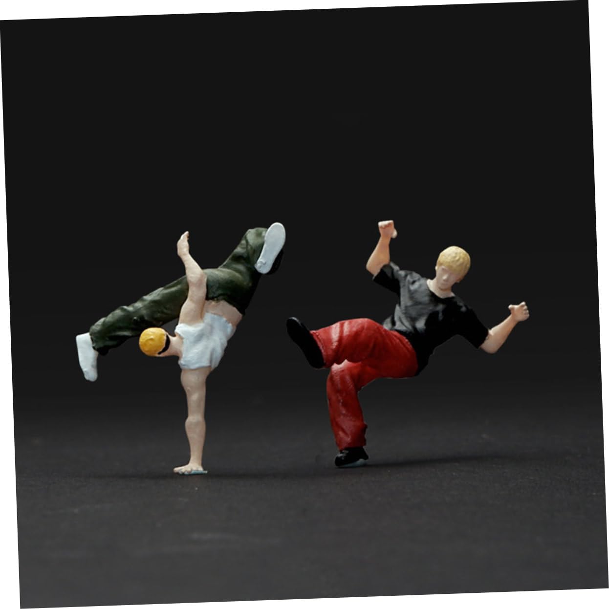Housoutil 2 Set Miniatura Hiphop Da Figure Maschili Per Decorazione E Allestimento Scene Danza Urbana Articoli Per Appassionati Hiphop 2 Pezzi * 2
