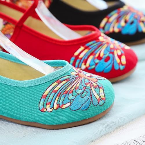 Chaussures style chinois brodées pour vos sorties décontractées