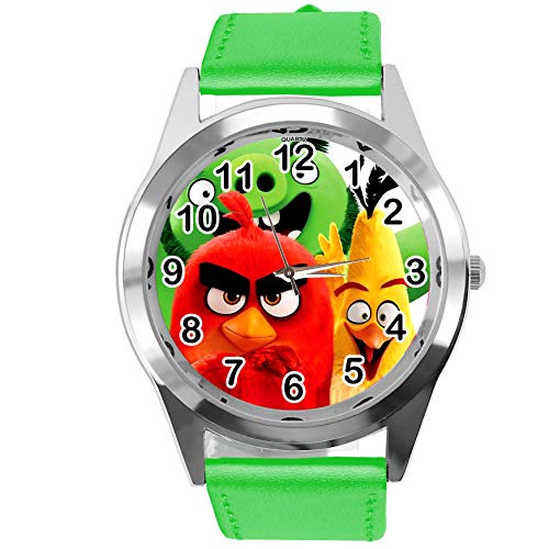 Montre à quartz en cuir vert au poignet pour vos sorties ornithologiques