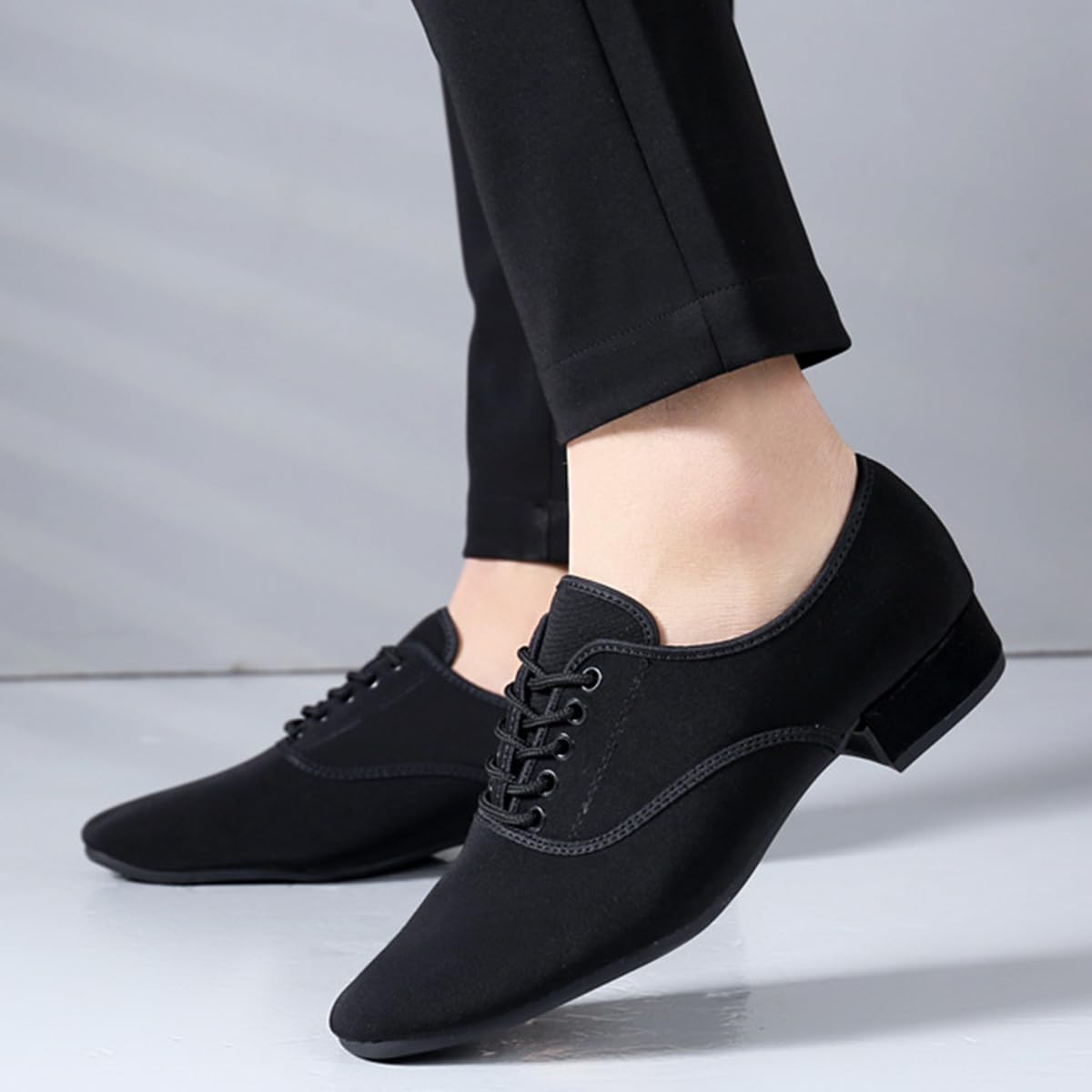 Scarpe da Ballo Latino da Uomo Punta Chiusa Lacci Scarpe da Ballo Jazz Salsa Moderno Tacco Basso Leggero Professionali