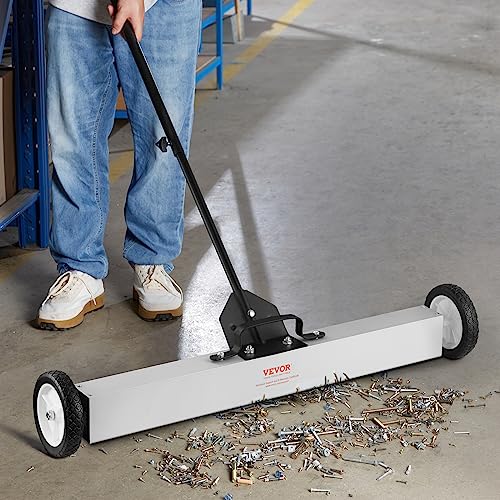 VEVOR Balayeuse Magnétique 24,9 kg Balai Magnétique à Manche Télescopique 77-113 cm Outil de Ramassage à Aimant 745 mm avec Roues Collecteur Pièces Métalliques pour Nettoyage Atelier Garage Chantier – vue 8