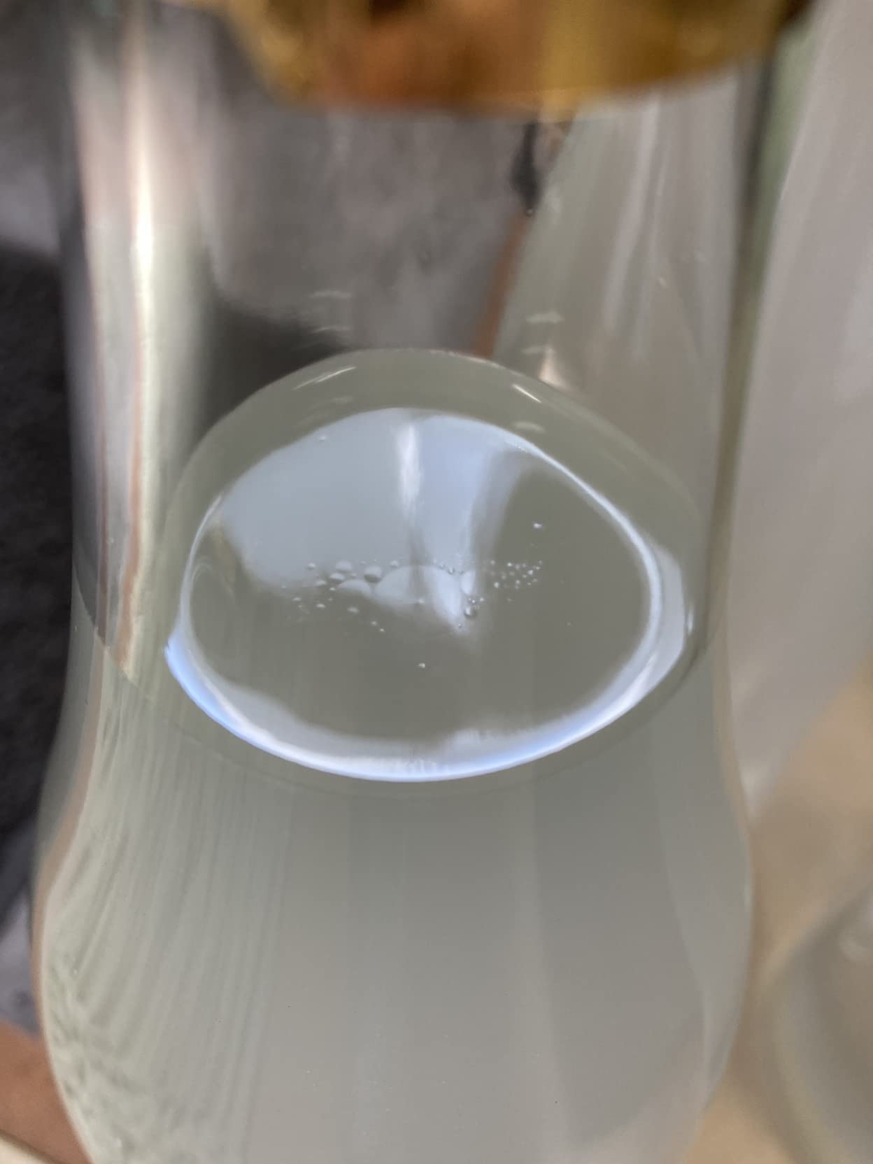 Amazon.co.jp: 蔵人だけのお楽しみ 超濃厚仕立ての芋焼酎 25度 1800ml