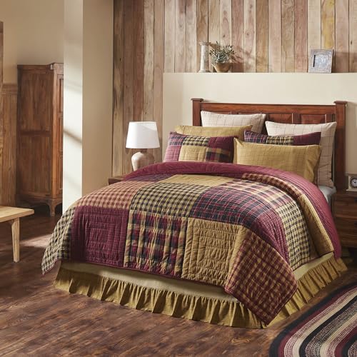 VHC Brands Connell 3 Piece Quilt Set (1 Queen Quilt, 2 Standard Shams)