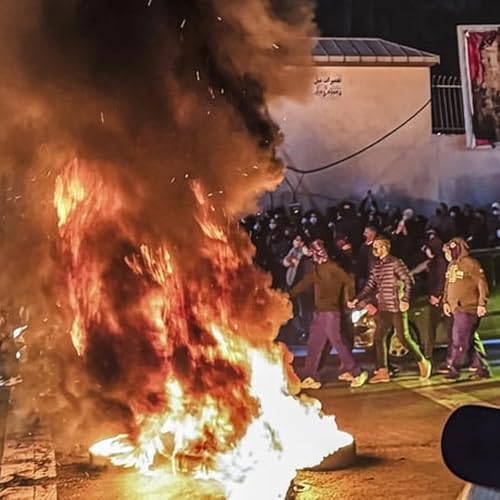 Couverture de New protests hit Iran as alarm grows over 'massacre'