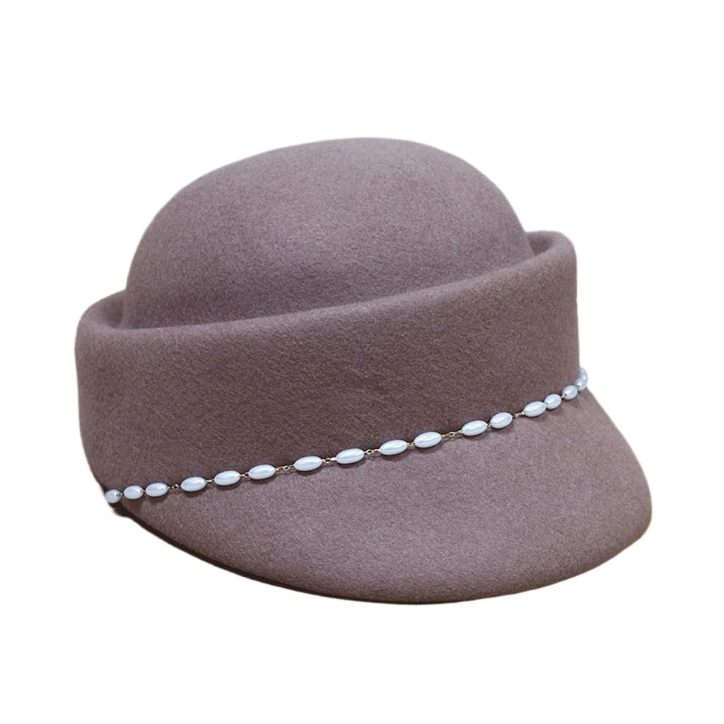 Chapeau d'automne et d'hiver pour femme : style équestre, perles et look agent de bord