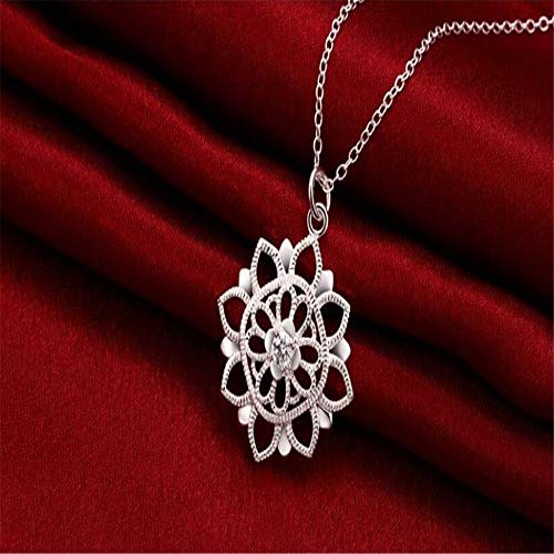 Collier de noce haut de gamme avec pendentif soleil ajouré raffiné