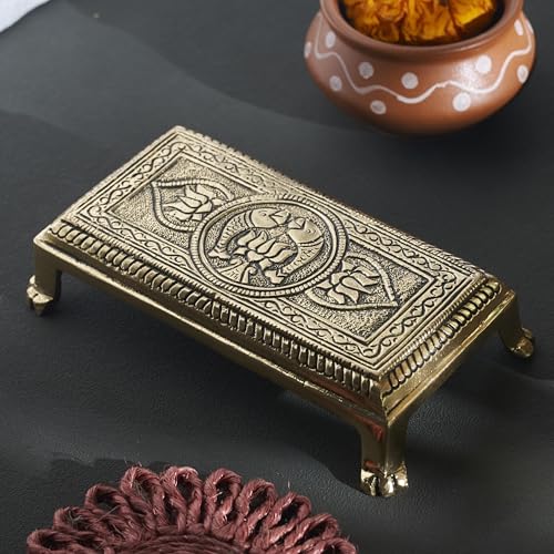 ESPLANADE Pooja Chowki grabado de latón