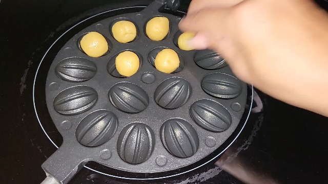 Amazon.com: Walnut Cookie Mold Maker 16 non-stick - Oreshki Mold