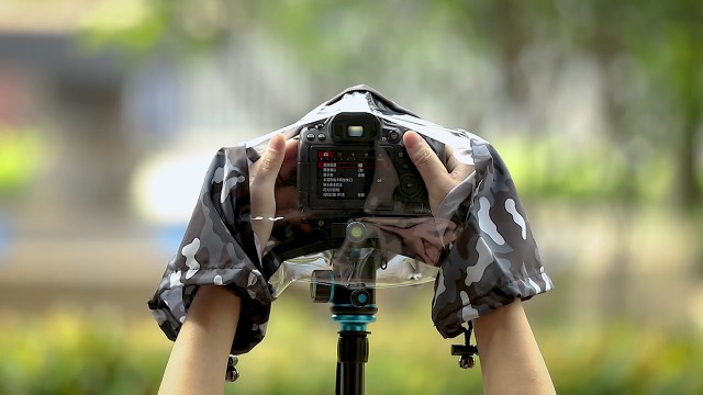 JJC Kamera Regenschutzhülle Wasserdichter Regenschutzhaube Schutz für Canon Nikon Fujifilm Sony Olympus DSLR-Kameras Nylon Rain Cover - Tarnung – Bild 8