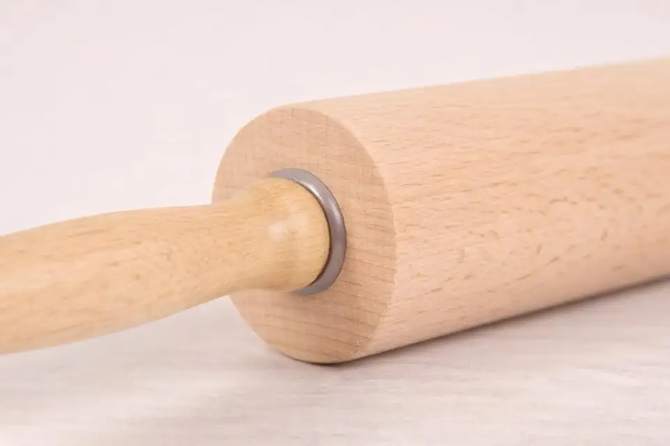 Rolo de Massa em Madeira Natural com Cabos Ergonômicos – Ideal para Abrir Massas, Pães, Pizza e Confeitaria – Utensílio de Cozinha Resistente