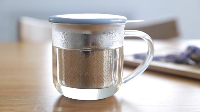 Taza de vidrio con infusor y tapa 14 oz Hazy Blue miniatura 7