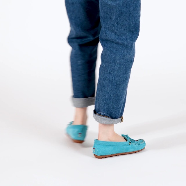 Amazon.com | Minnetonka Women's Thunderbird “Animikii” Hardsole