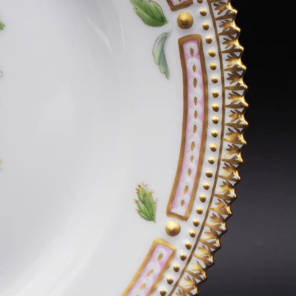 ロイヤルコペンハーゲン　プレート フローラダニカ 数量限定・要問い合わせ】フローラ ダニカ & フローラ ヤポニカ