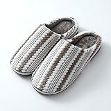 [Als Geschenk]: Es könnte ein tolles Weihnachtsgeburtstags- oder Jubiläumsgeschenk sein. Schieben Sie Ihre Füße in unsere Hausschuhe und genießen Sie ein neues Erlebnis beim Tragen von Hausschuhen