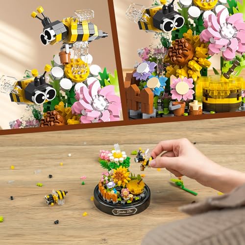 Image of QLT QIAOLETONG Flower Bouquet Building Sets, 588 PCS Animals Flowers Botanical Collection Mini Bricks Building Blocks Toy for Adults, Valentine's Day for Her Mom Women Wife Girlfriend (Bee)
