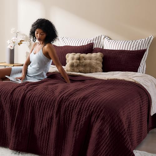 Image of Wonderful Velvet Quilt Set, King Size Burgundy Soft Fluff Texture Coverlet with Shams, Channel Stitched Pattern, All-Season Use, Versatile Lightweight Bedspread for Bedroom Adults Teens Kids,106 inchx94 inch