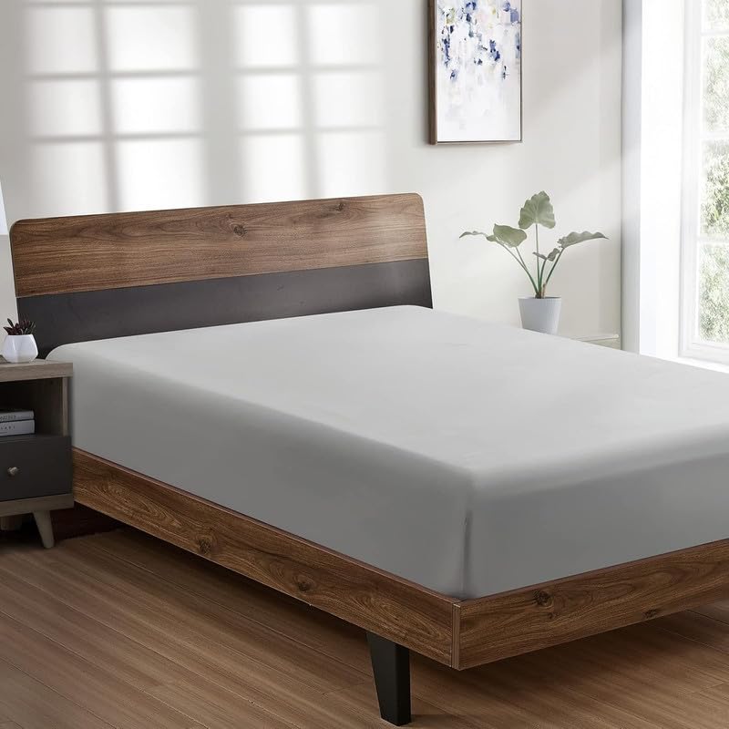 Image of Amazon Brand - Umi Cotton Feel Glace Cotton Fade Resistant Elastic Fitted Single Bed Bedsheet with 1 Pillow Cover Fits Upto 8 inches Mattress, Size- 36x72x10 Inches, Light Grey