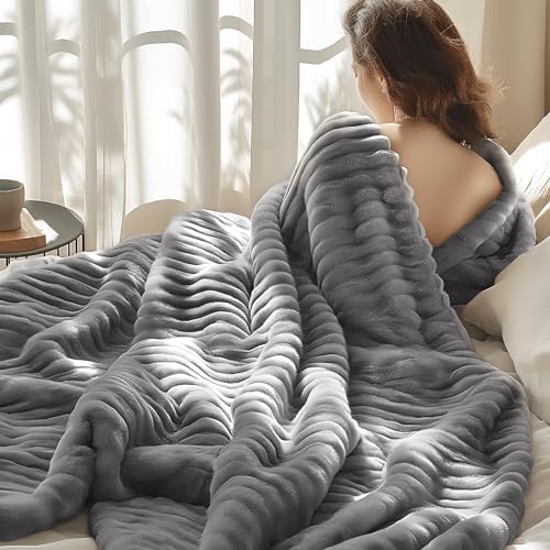 BEDSURE Kuscheldecke 150x200 Zimmer Deko - Tagesdecke, Grau | Geschenke für Frauen, Weich Sofadecke & Wolldecke, Warme Grobe Korddecke für Couch, Schlafzimmer & Wohnzimmer,Waschbar