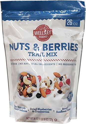 Wellsley Farms Nuts & Berries Trail Mix, 26 Oz.,, ()