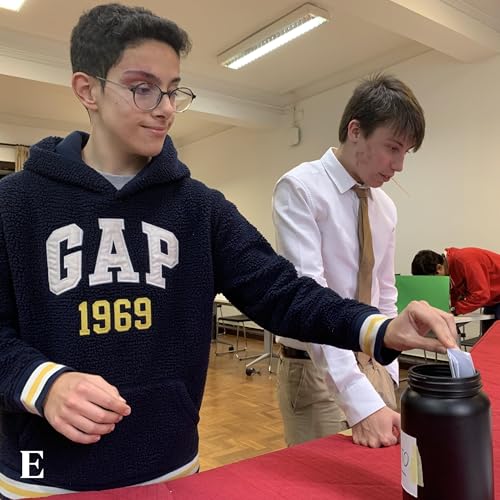 Page de couverture de "Nunca pensaram falar tão perto com um Presidente da Câmara": Projeto português leva políticos à escola para 'jogar à democracia' com os alunos