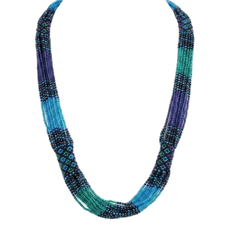 Collier ukrainien Gerdan en perles de rocaille une âme artisanale gravée dans un bijou