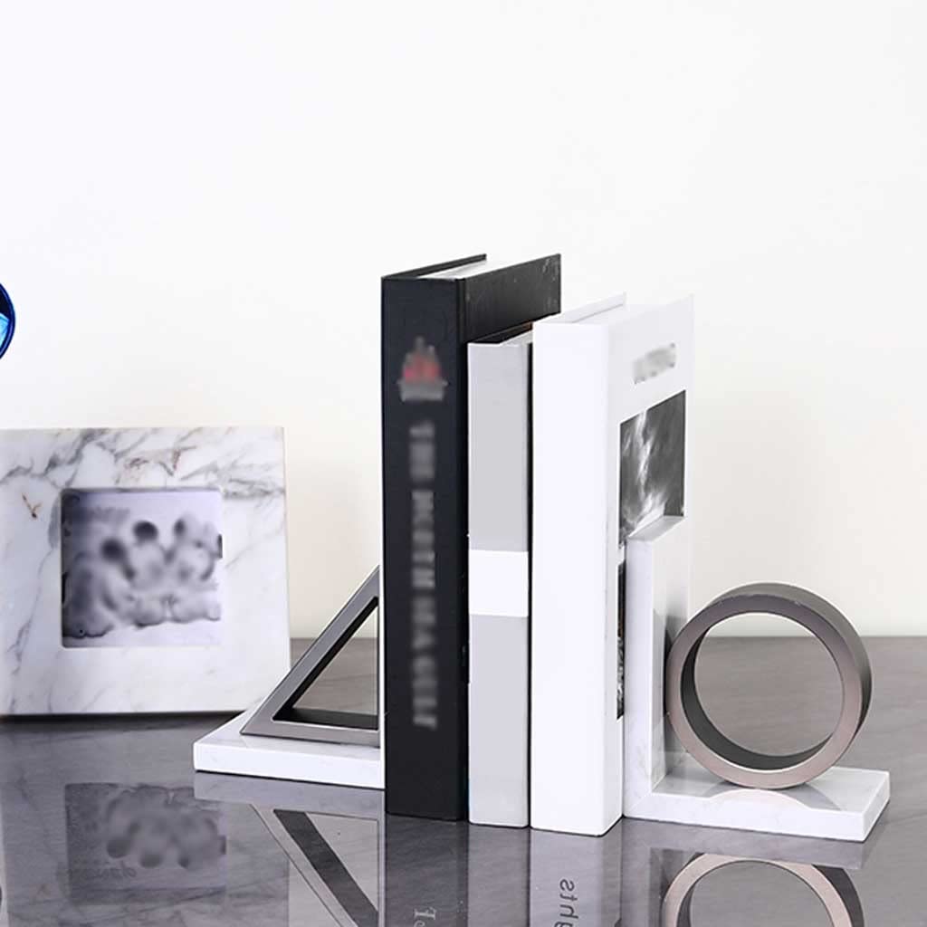 Fermalibri In Marmo E Ottone – Set Di 2, Design Triangolare, Peso 1,8 Kg Ciascuno, Con Base Antiscivolo