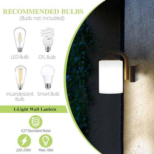 Lampe murale extérieure étanche pour sécuriser l'accès au garage