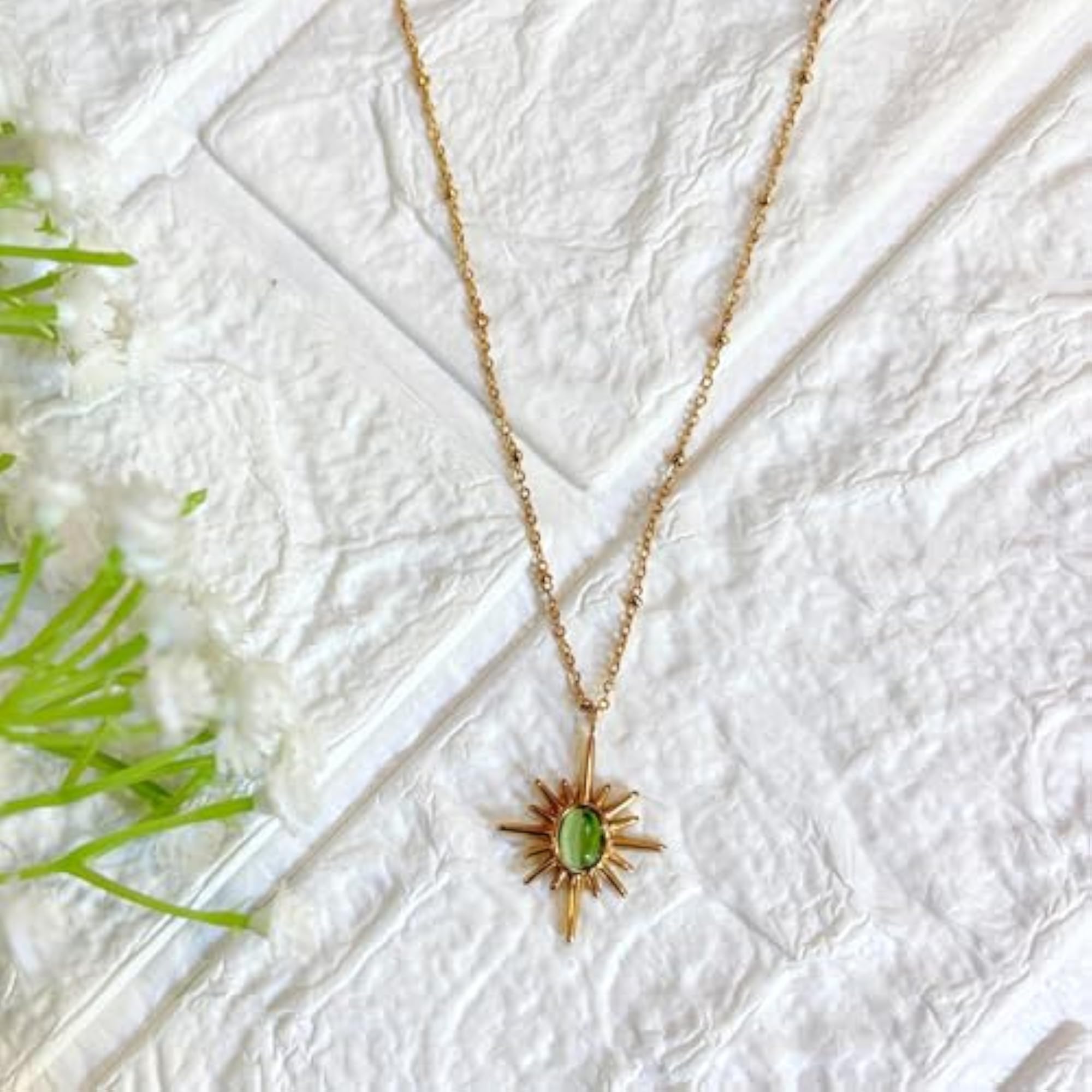 Mona Lisa Stone Star Pendant Necklace for Women