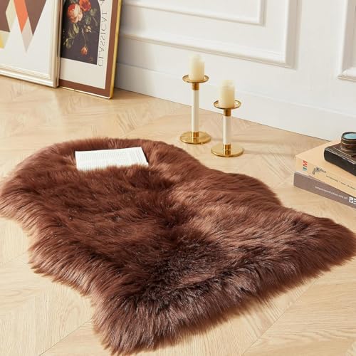 JXLOULAN Faux Schaffell Teppich Dunkelbraun 60x90 cm Weicher Flauschiger Longhair Fell Lammfellimitat Teppich für Wohnzimmer Deko Stühle Sofa Schlafzimmer