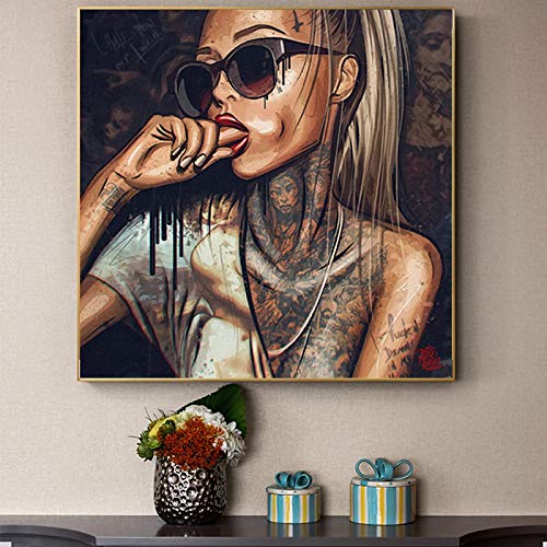 Cuadro en lienzo de mujer moderna con gafas para decorar una sala de estar moderna 5