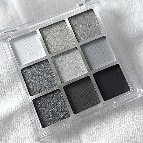 Yeweian Black Smokey Eyeshadow Palette Cover