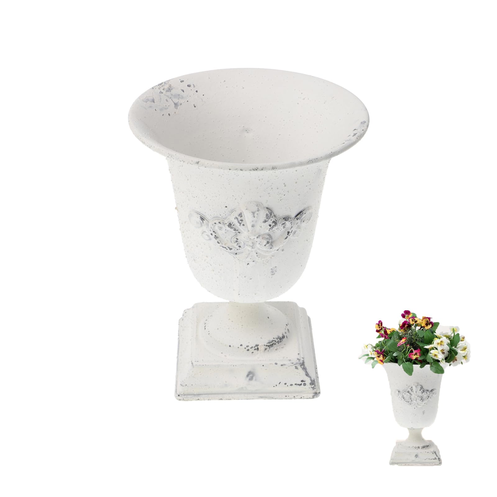 Vase sur piédestal en métal blanc rustique au charme d'antan