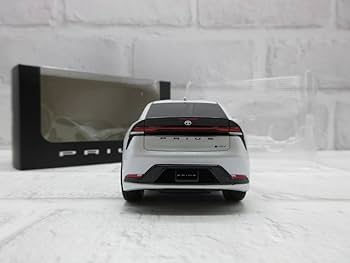 Amazon.co.jp: 新型プリウス プラチナホワイトパールマイカ