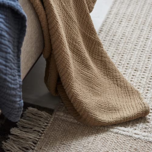 URBANARA Decke Sierra 125 x 190 cm, gewebte Tagesdecke aus 100 % Bio-Baumwolle mit charmantem Knitterlook, natürlich gefärbt und besonders nachhaltig, ohne Schadstoffe - Earth Oak - Image 6