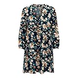 Ein Klassiker, der auch in Kombination einen guten Eindruck macht: Das Kleid sieht zusammen mit einem tollen Halstuch getragen noch trendiger aus