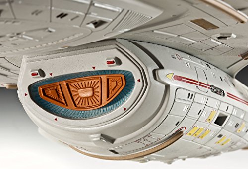 Revell U.s.s. Voyager (Star Trek) Model Kit, 1:670 Scale, 51.4 Cm #TOP3
