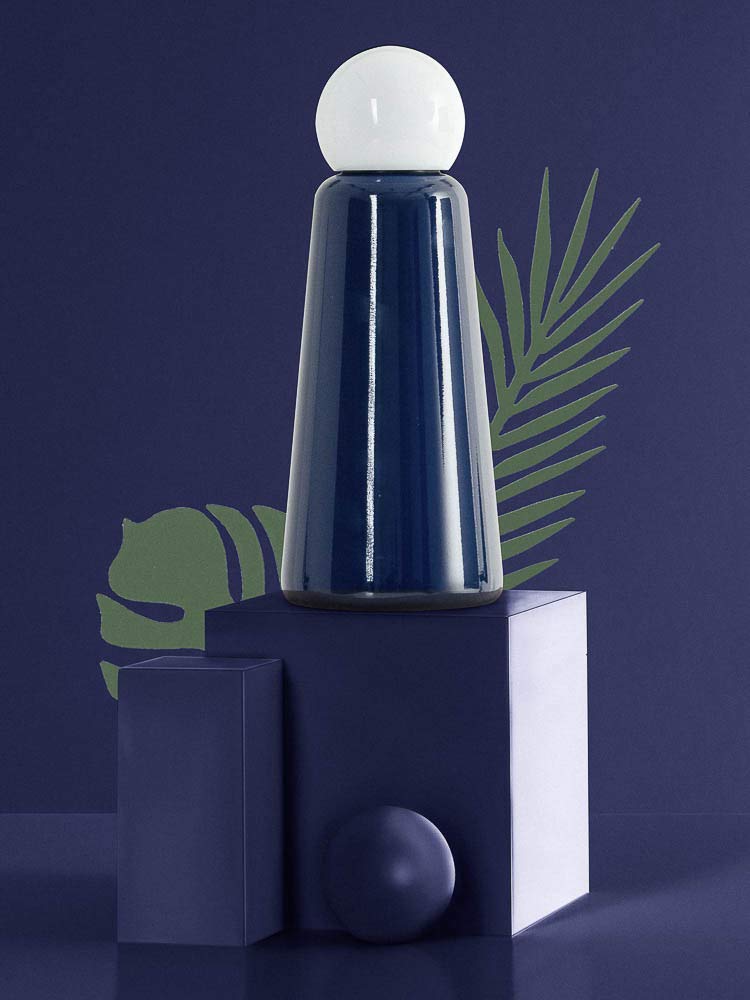 LUND LONDON Skittle Bottle | 500 ml | wiederverwendbare Wasserflasche | doppelwandig | hält Inhalt 24 Stunden kalt und 12 Stunden heiß | BPA-frei | Edelstahl (Indigo)