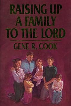 Paperback Raising Up a Familiy to the Lord Book