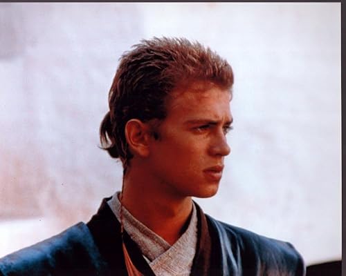 Miniatura 1 de Posterazzi Hayden Christensen En Star Wars Episodio Ii - Impresión fotográfica del ataque de los clones (16 x 20) - Referencia # MVM03233