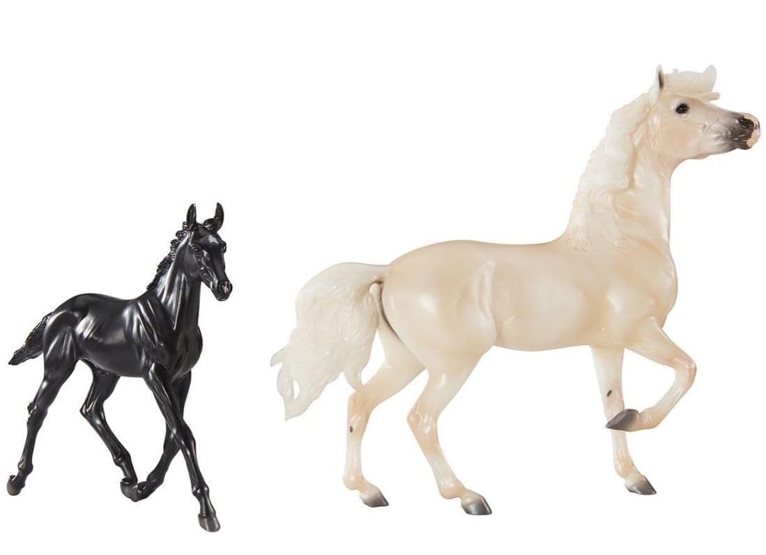 Amazon.com: Breyer Horses Traditional Series Encore & Tor | 2